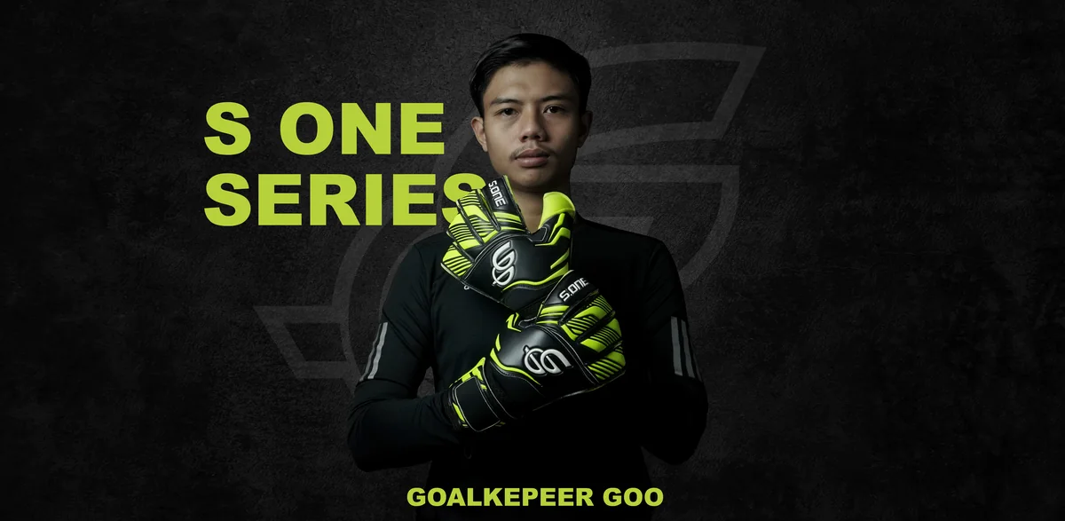 Banner kampanye peluncuran S ONE Series Goal Keeper Goo